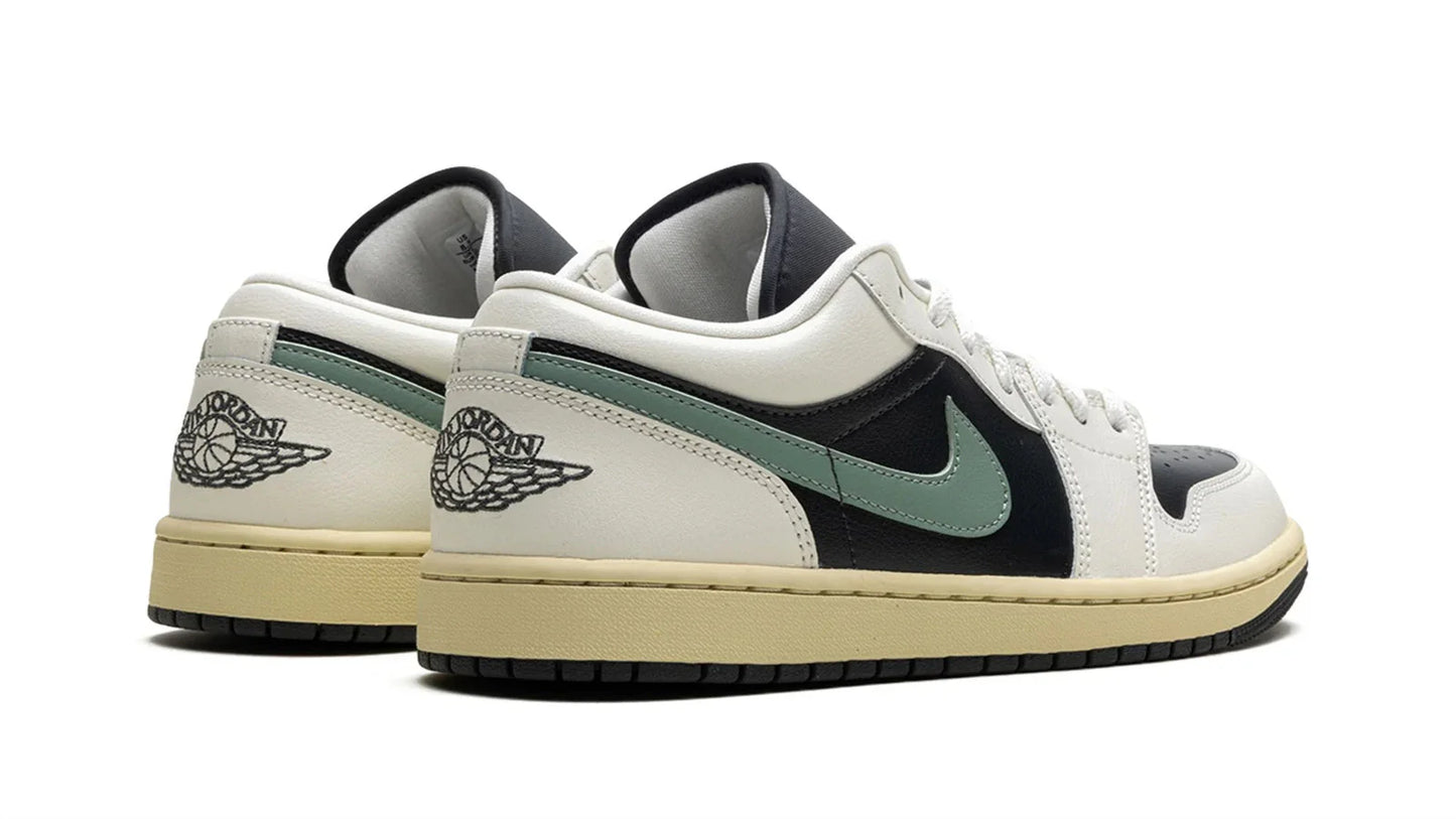Air Jordan 1 Low WMNS Jade Smoke