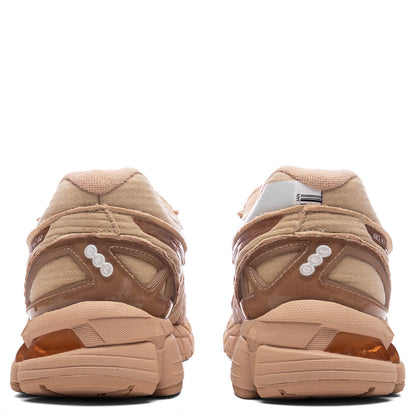 Asics x doublet Gel Kayano 20 Cardboard Sand