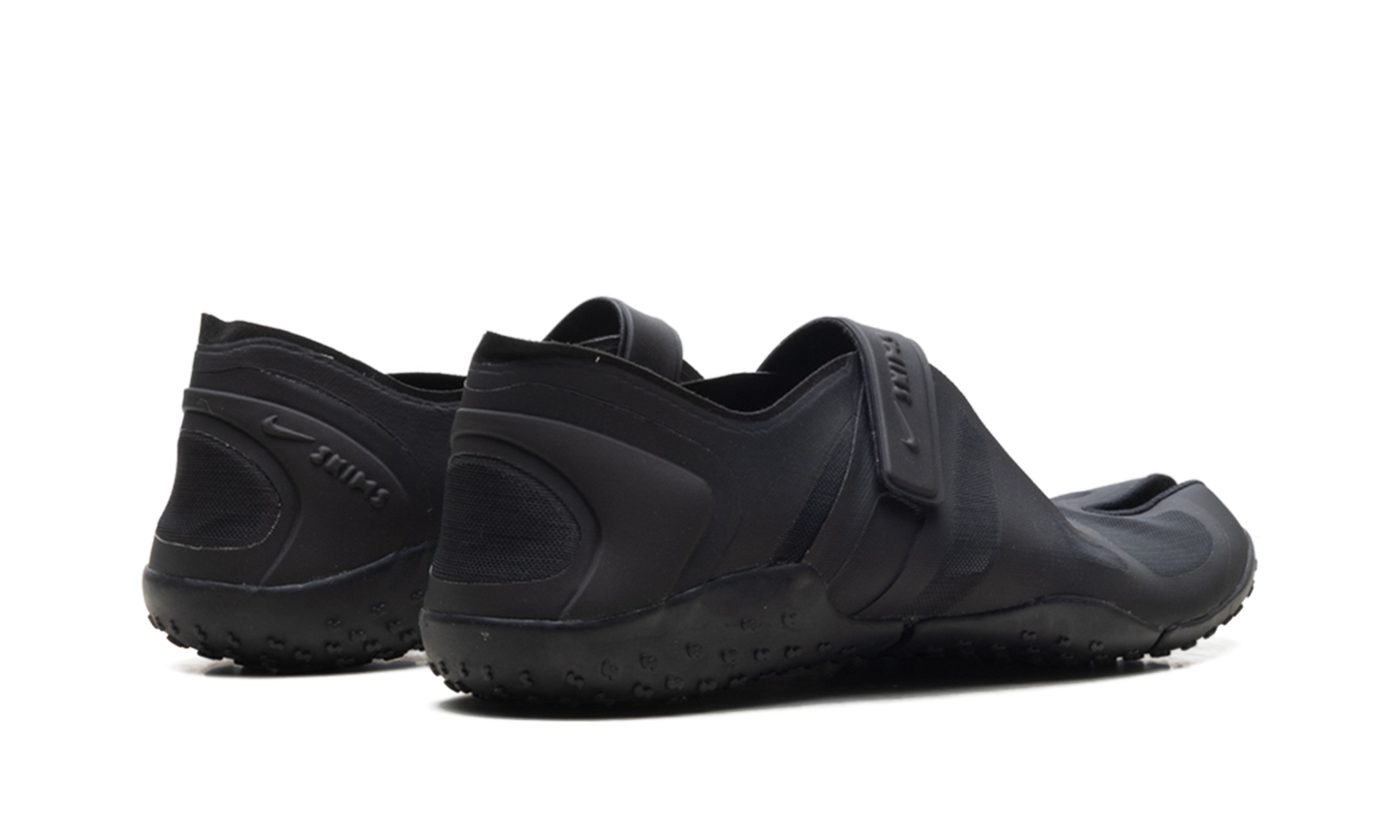 Air Rift Mesh WMNS"SKIMS - Black" IO7694 001