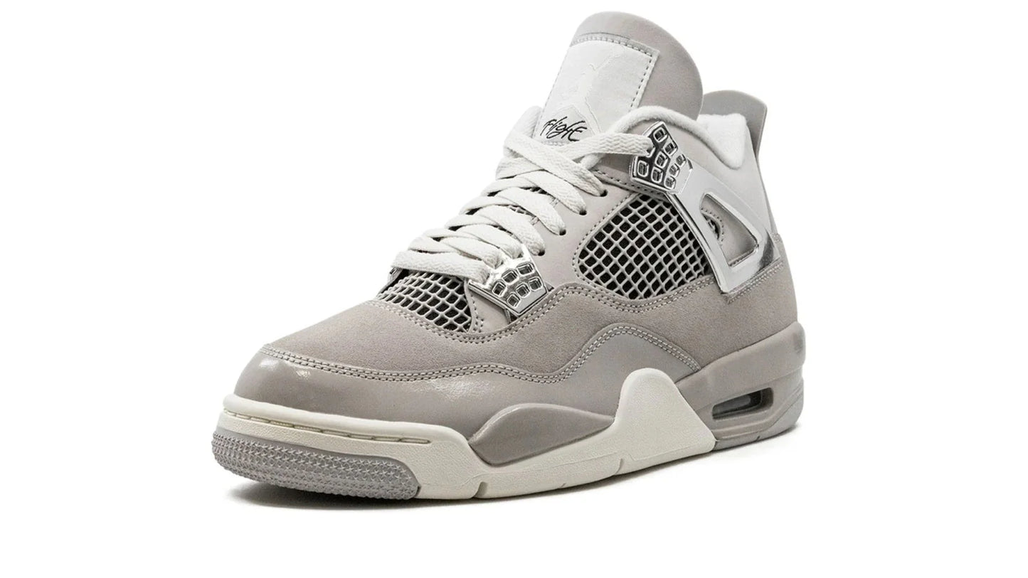 AIR JORDAN 4 WMNS Frozen Moments