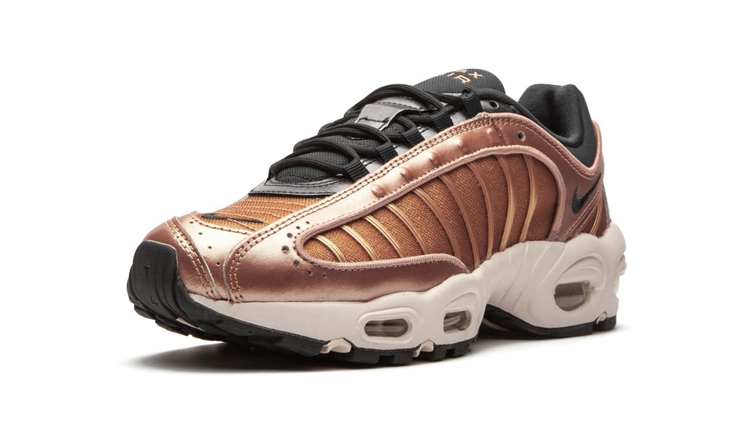 AIR MAX TAILIND 4 WMNS"Metallic Red Bronze" CT1184 900