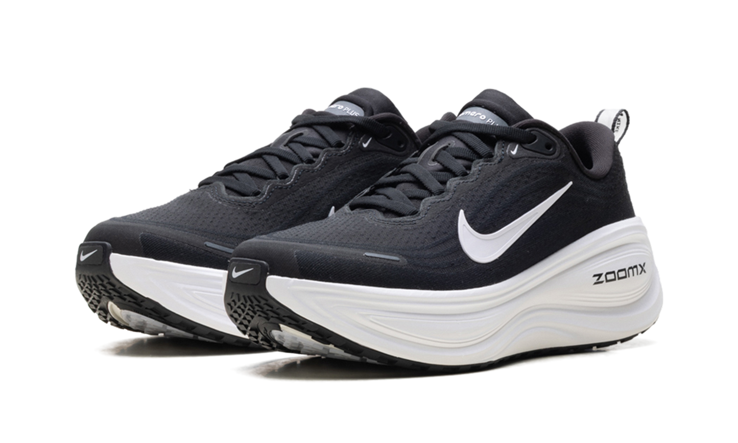 Vomero Plus WMNS"Black White" HV8154 002