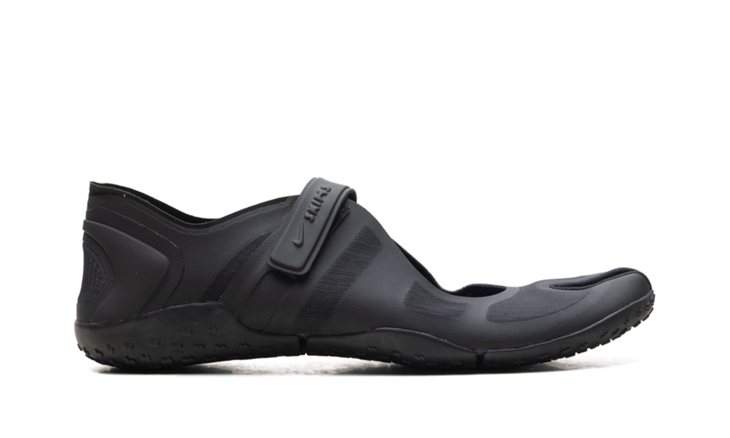 Air Rift Mesh WMNS"SKIMS - Black" IO7694 001