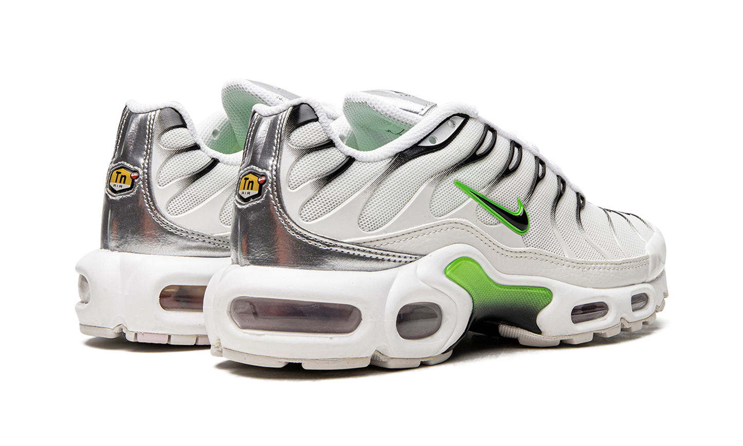 AIR MAX PLUS MNS WMNS DN6997 100