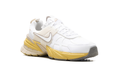 V2K Run WMNS"Gore-Tex White Light Bone" FZ2622 100