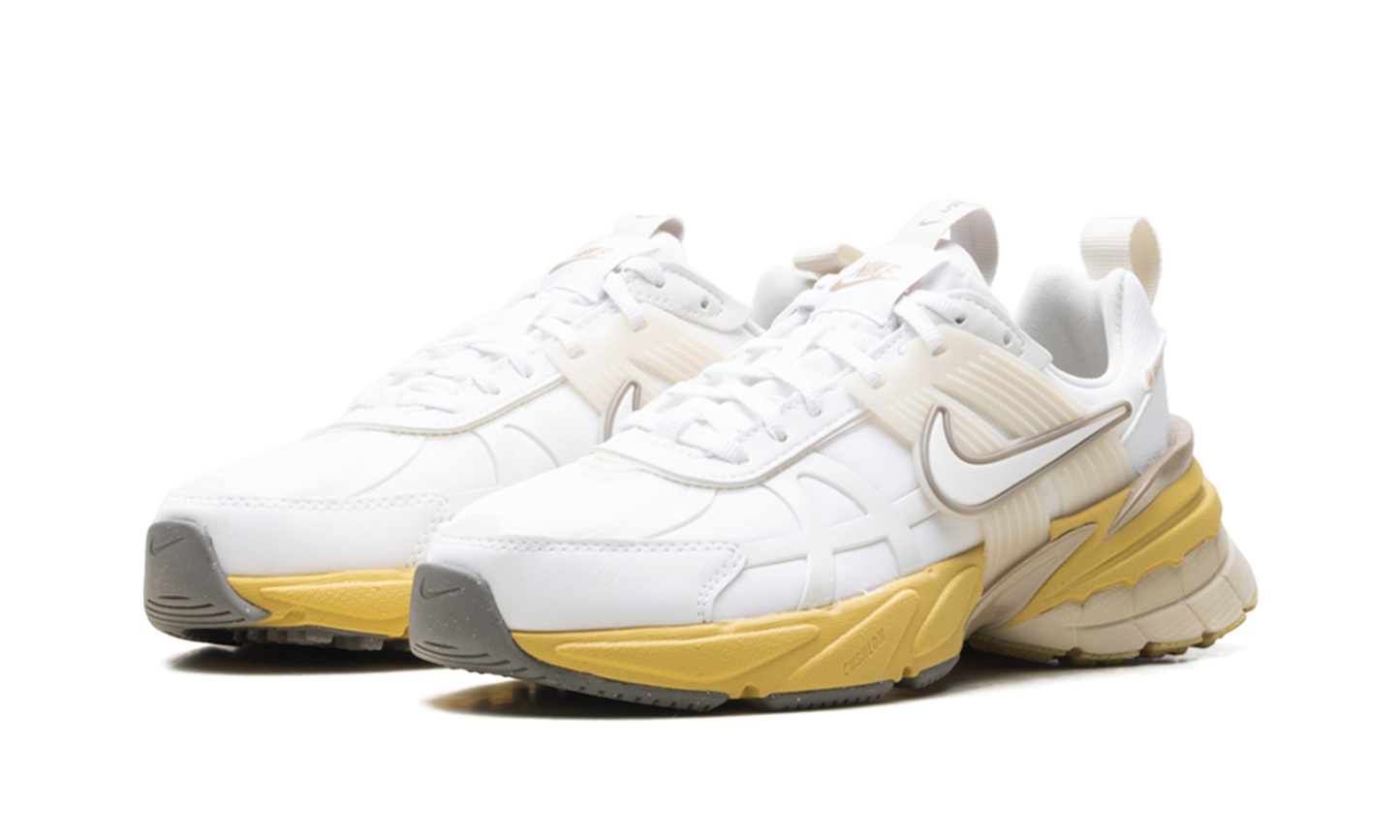 V2K Run WMNS"Gore-Tex White Light Bone" FZ2622 100