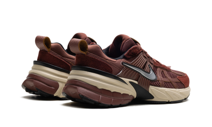 V2K Run WMNS"Red Sepia Dark Pony" FN6703 201